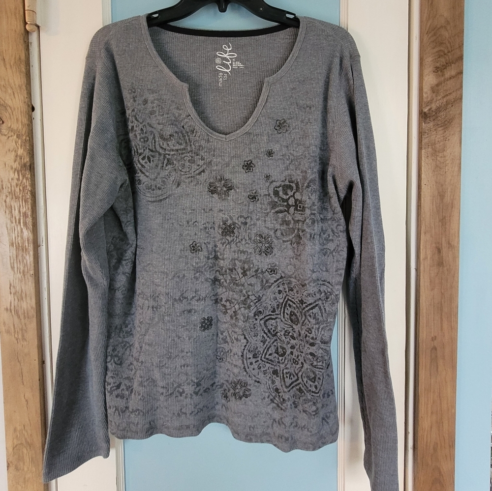 Woman's thermal, long-sleeved shirt